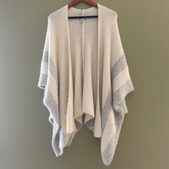 Saturday Sunday Anthropologie Women OS Fuzzy Knit Open Cardigan Poncho Cozy - Picture 2 of 10